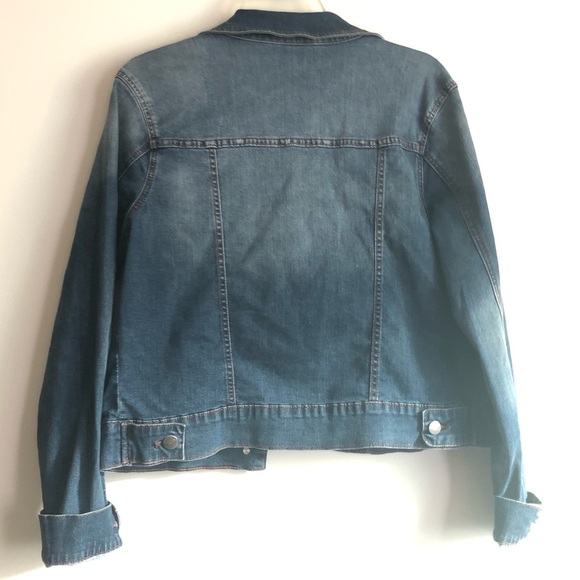 Jean jacket - Picture 2 of 8